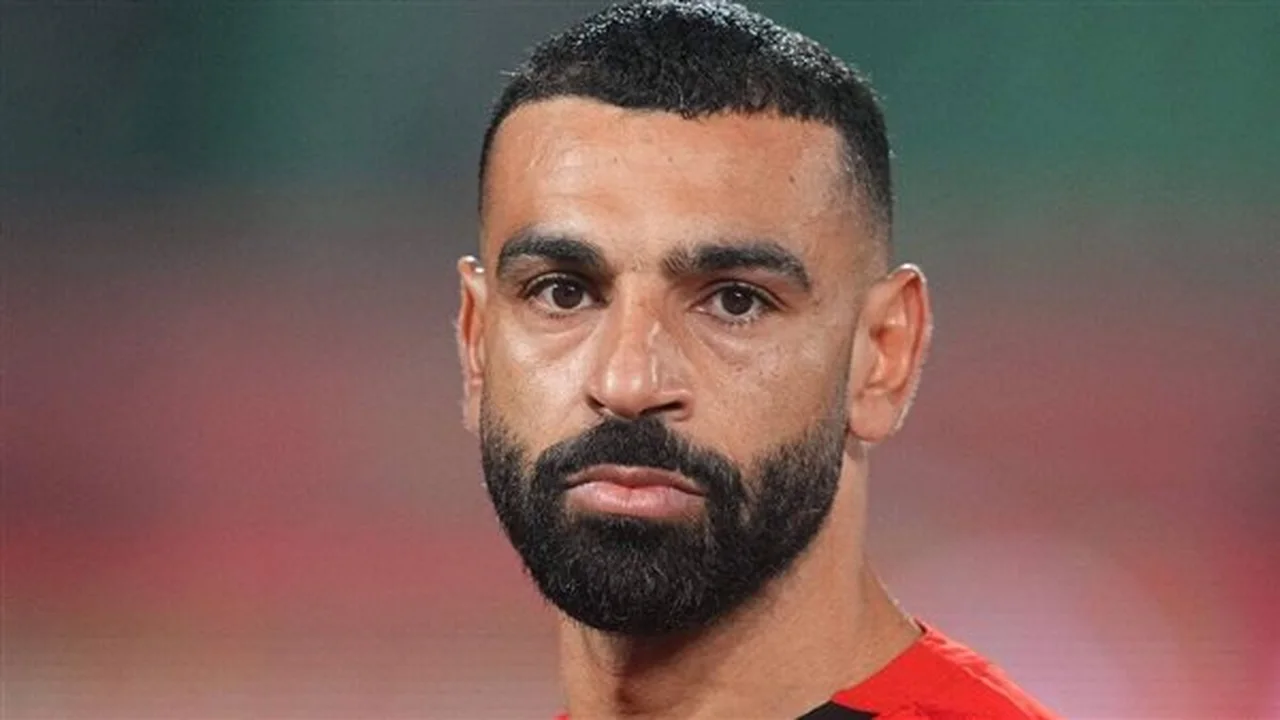 حسم الجدل.. محمد صلاح يبقى مع بعثة منتخب مصر